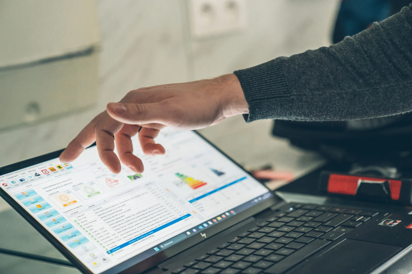 ordinateur qui affiche un Diagnostic de performance énergétique